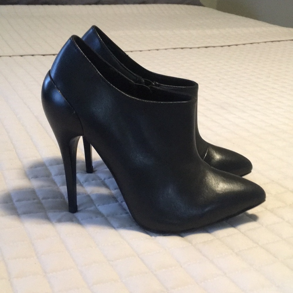 Shoe mint Booties
